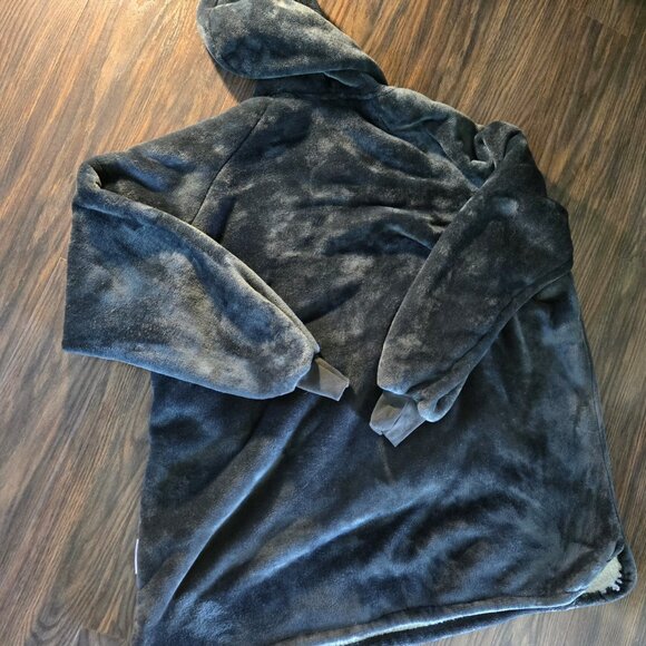 KRIFEY Gray Crushed Velvet & Fleece Blanket Hoodie NWOT ONE SIZE - Picture 4 of 6